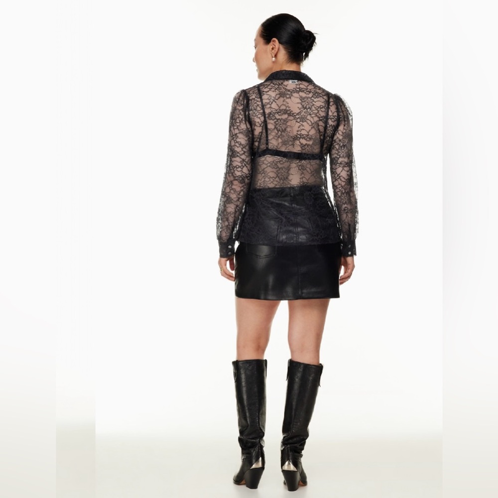 WILFRED Fleur Blouse
Lace sheer button-up blouse - Picture 3 of 8